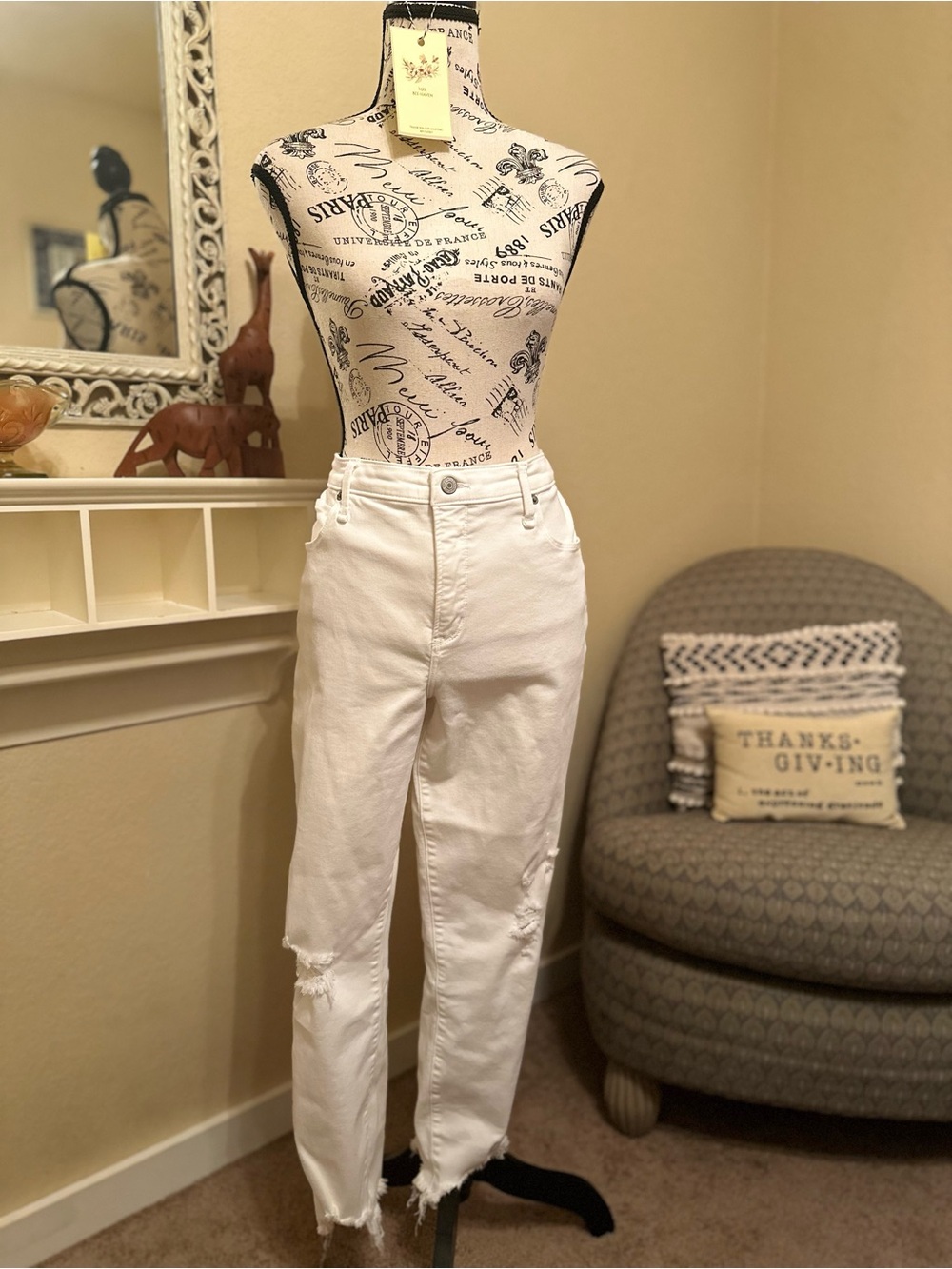 Abercrombie & Fitch White High-Waist Distressed Women’s Jeans